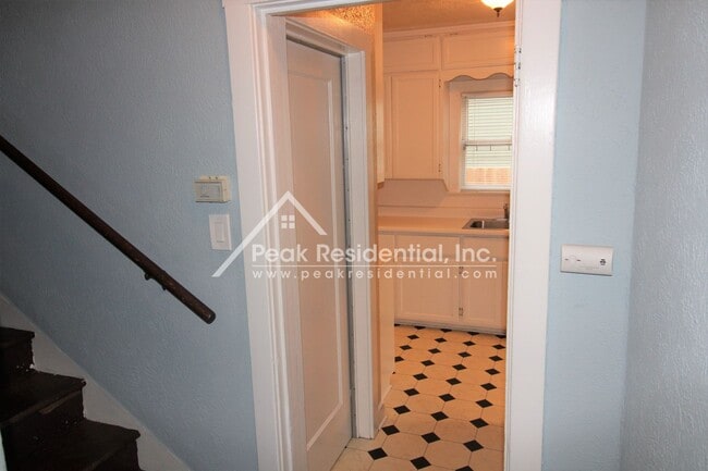Building Photo - 1156 Santa Barbara St