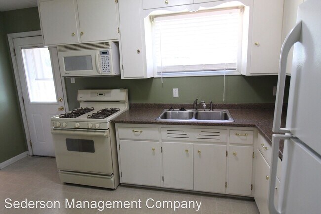 Foto del edificio - 2 br, 2 bath House - 7910 W. 85TH STREET