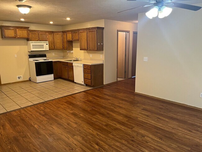Building Photo - S0058-MF2-E1