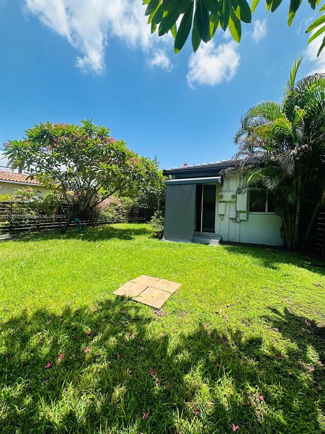Foto principal - 12000 NE 9th Ave