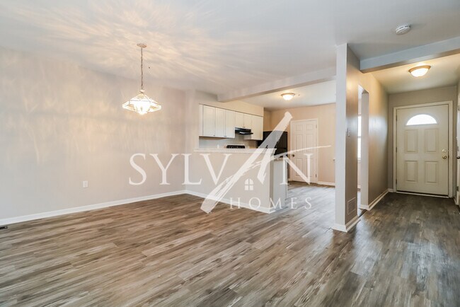 Building Photo - You will love this cozy 3 bed 2.5 bath home!