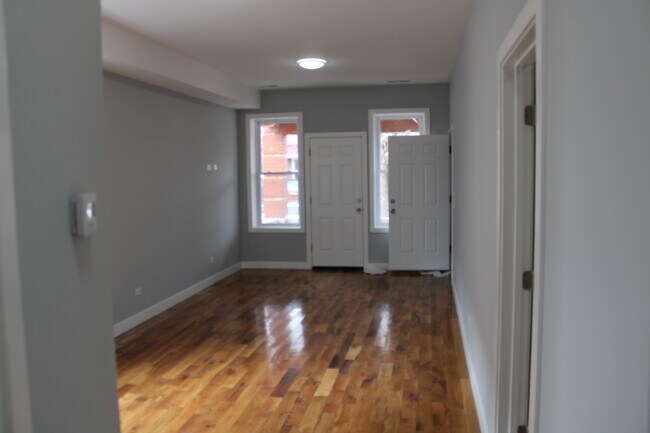 Foto del edificio - 1533 S Ridgeway Ave