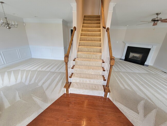 Foto del edificio - 5050 Horsestall Dr