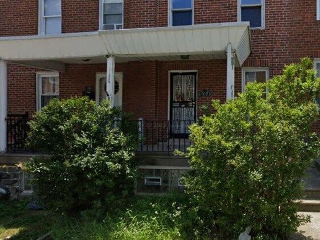 Building Photo - 102 Roselyn St