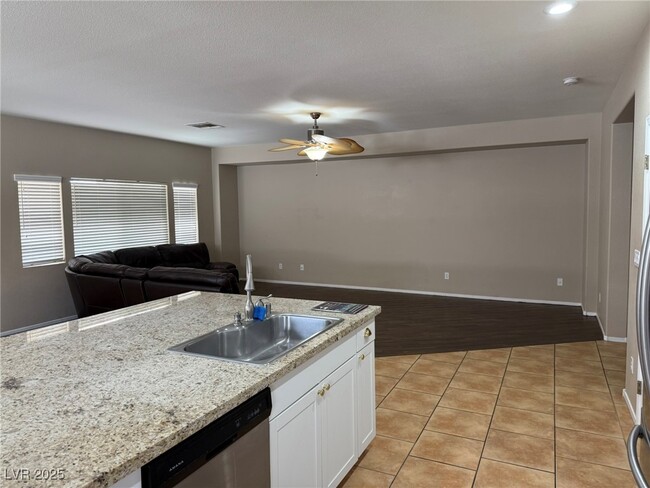 Foto del edificio - 5438 Winterdale St