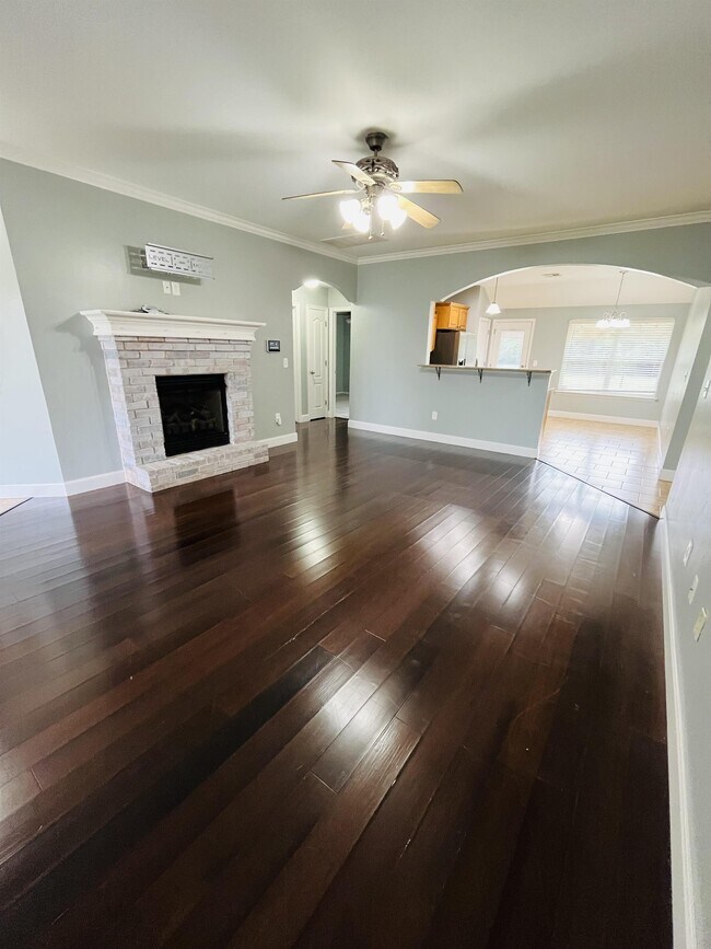 Photo - 1129 Desiree Pl House