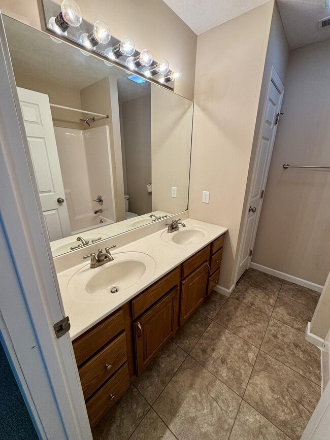 Foto del edificio - 307 Olivia Dr