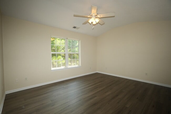 Foto del edificio - Freshly renovated 3BR 2.5 BA Home w/ Garage Parking Near Uptown Charlotte !
