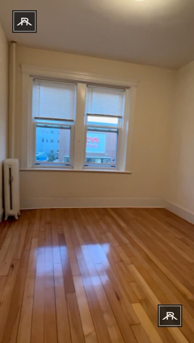 Foto del edificio - 3 bedroom in Allston MA 02134