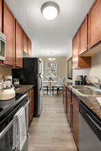 Building Photo - Colonial Terrace