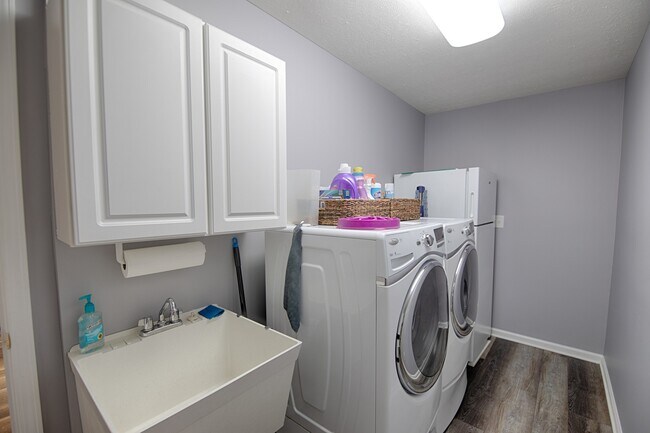 Foto del edificio - 1711 Magnolia Dr