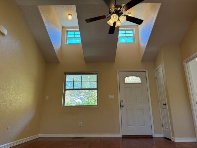 Foto del edificio - 3 Bedroom Home in Downtown Waynesville!