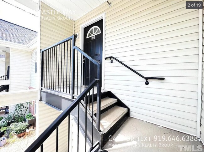 Building Photo - 2401 Vancastle Way