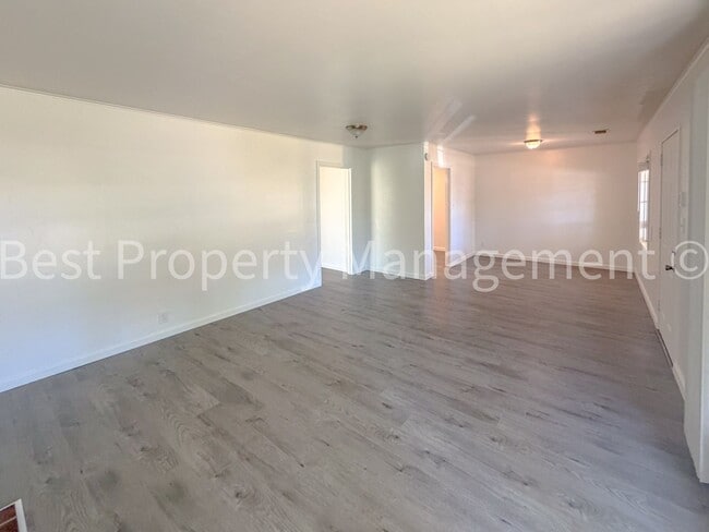 Building Photo - 17151 Via Flores