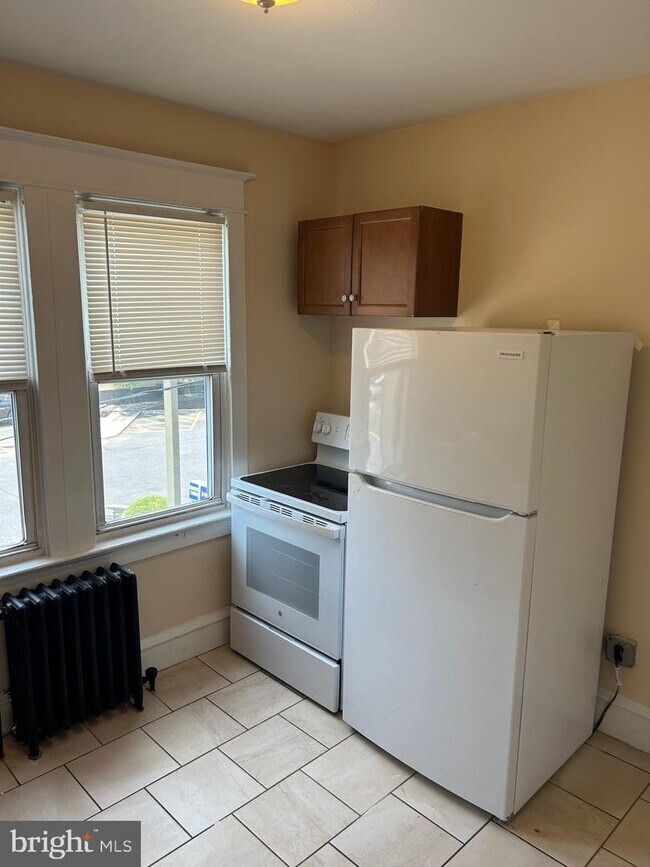 Building Photo - 406 Delsea Dr