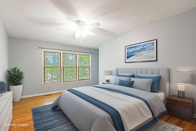 Foto del edificio - Spacious 4-Bedroom Carrboro Home with Dual...