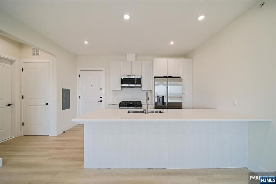 Foto principal - 401 E Central Blvd
