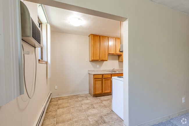 2BR, 1 BA - 725SF - Dining - Norfolk Place Apartments
