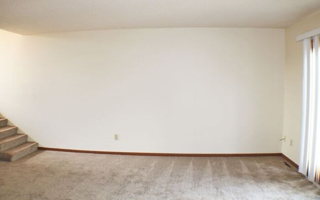 Building Photo - $1,550 | 3 Bedroom, 2.5 Bathroom Townhome | No Pets | Available for August 1st, 2026 Move In!