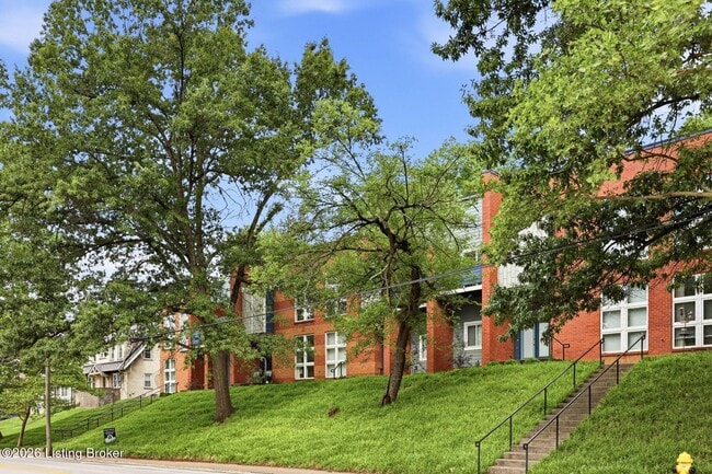 Building Photo - 2745 Grinstead Dr
