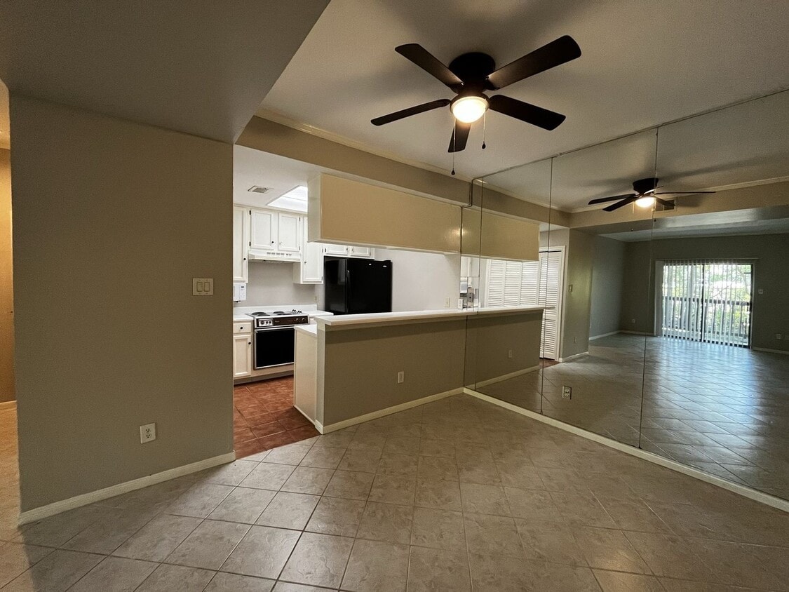 Adorable 1 bedroom, 1 bath Town-Home!! - Adorable 1 bedroom, 1 bath Town-Home!!