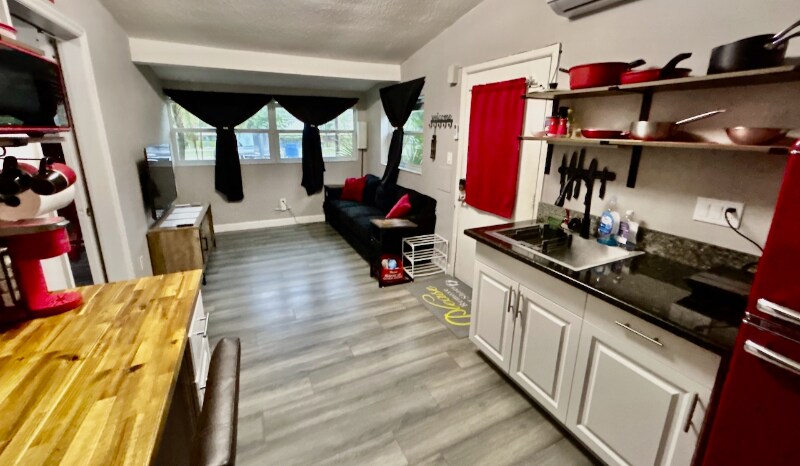Foto principal - 814 E 126th Ave