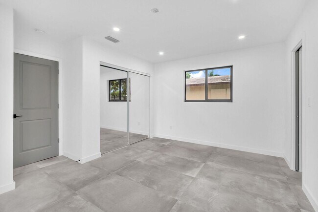 Foto del edificio - 2460 SW 58th Manor