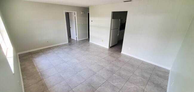 Foto del edificio - 2590 Seneca Ave