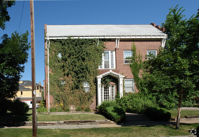 Building Photo - 1027 Washington Street