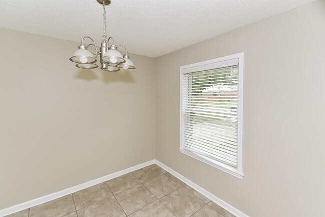 Foto del edificio - 3243 Holly Berry Dr