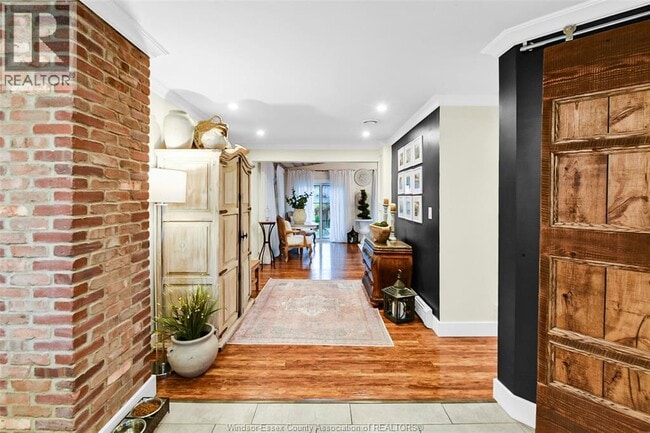 Photo du bâtiment - 2735 Mark Ave