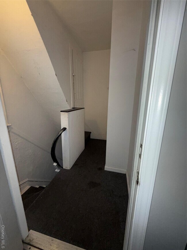 Foto del edificio - 54 Gifford Ave