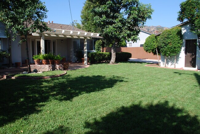 Foto del edificio - 1162 Baxter Dr
