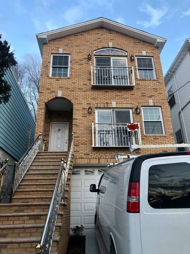 Foto del edificio - 5-105 Western Ave