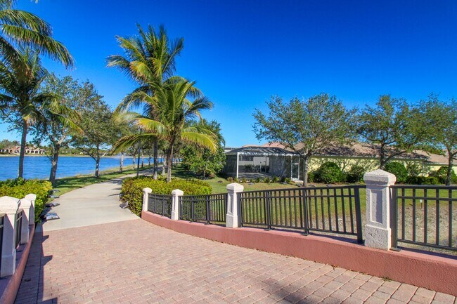 Building Photo - ** VERONA WALK 3 BEDROOM\2.5 BATH SINGLE F...