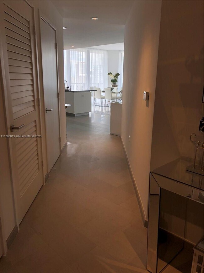 Foto del edificio - 88 SW 7th St