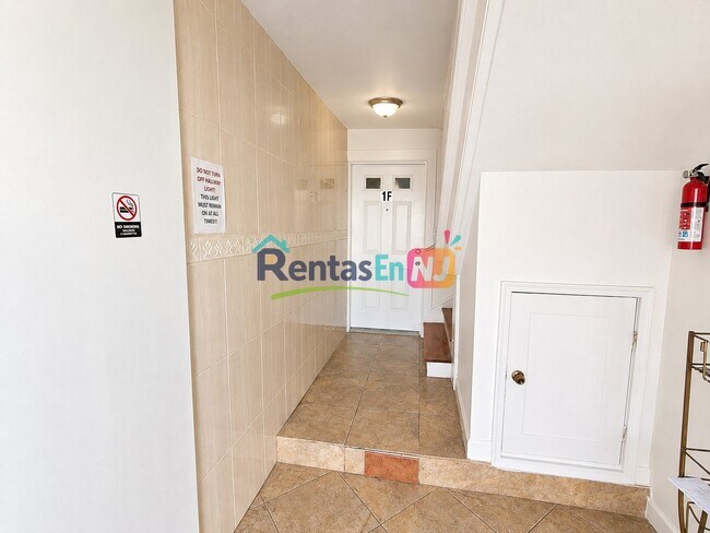 Foto del edificio - 121 Brookside Ave