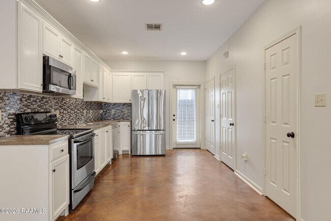 Open floor plan - 1402 Jefferson St