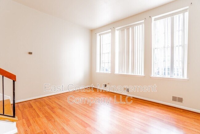 Foto del edificio - 1502 E Baltimore St