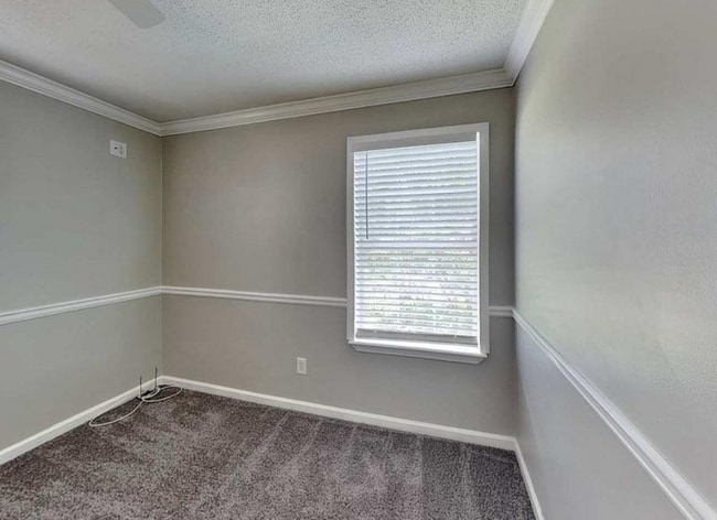 Building Photo - 2342 Glencairn Ln SW