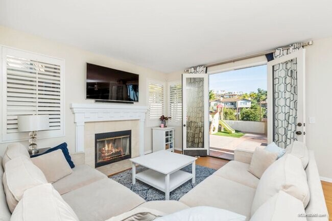 Foto del edificio - Look no further than this Gorgeous 5 bedroom home in Carlsbad with views for miles.