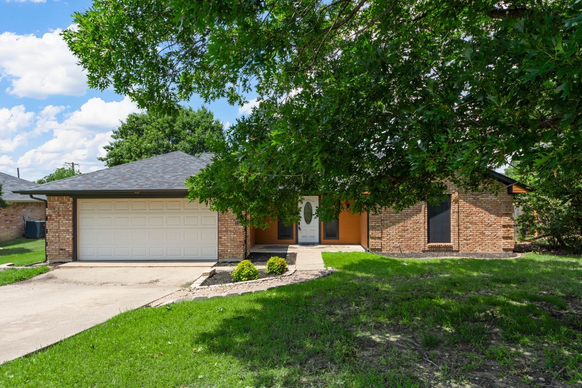 Foto principal - 307 E 6th St