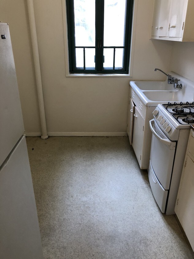 Foto principal - 1686 Metropolitan Ave