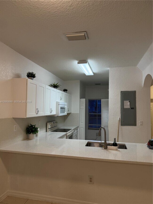 Foto del edificio - 4917 SW 140th Terrace