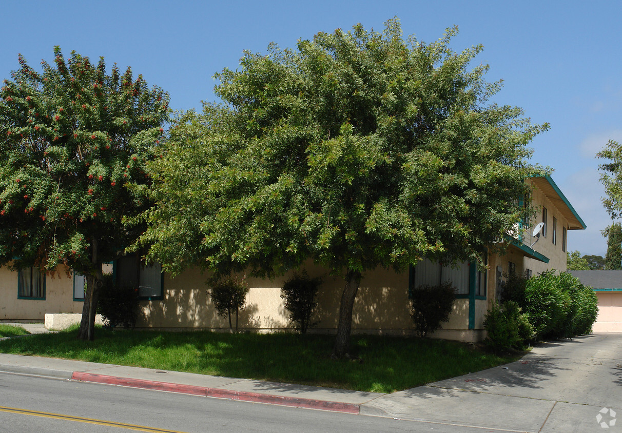 Building Photo - 107 S Poe St