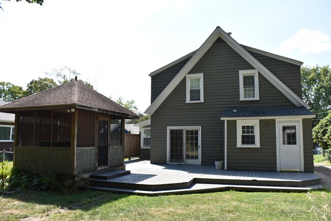 Foto del edificio - 351 Ravine St