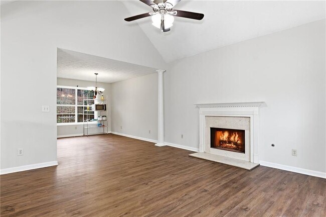 Building Photo - 181 N Springs Dr