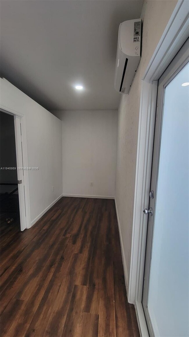 Building Photo - 10172 SW 159th Ave