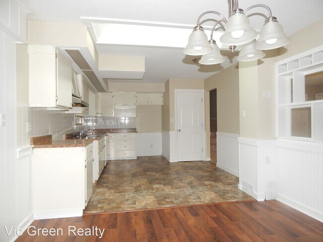 Building Photo - 4 br, 2.5 bath House - 7541 Mintwood Ave