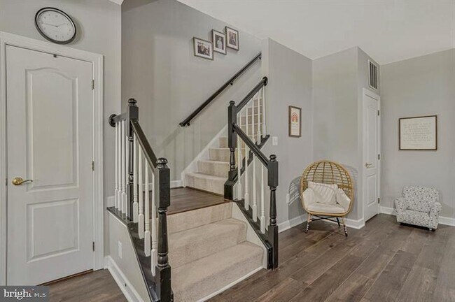 Building Photo - 10613 Bristow Station Dr